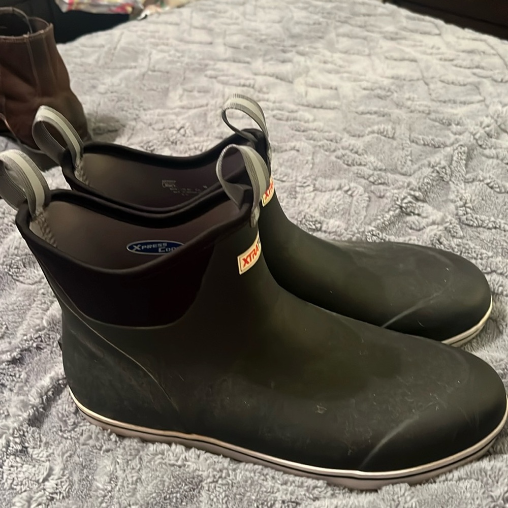 Xtratuf slip on boots. Size 14